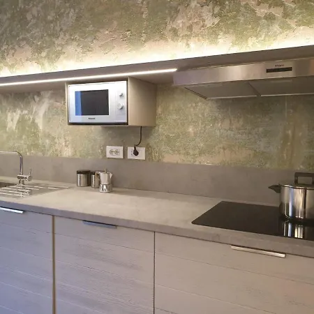 C222 - Stylish Old Town 4 People Air Conditioning - 5' Station To Cinque Terre Апартаменты Специя