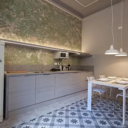 C222 - Stylish Old Town 4 People Air Conditioning - 5' Station To Cinque Terre