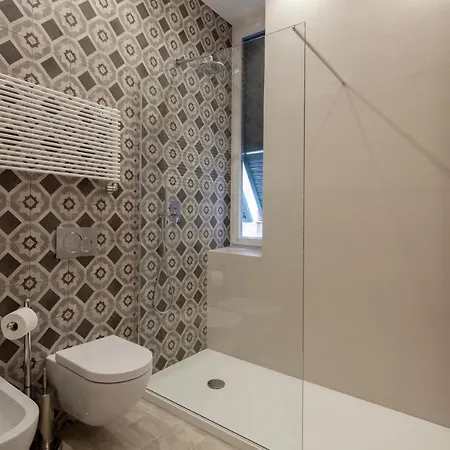 Апартаменты C222 - Stylish Old Town 4 People Air Conditioning - 5' Station To Cinque Terre *