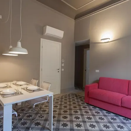 C222 - Stylish Old Town 4 People Air Conditioning - 5' Station To Cinque Terre Апартаменты