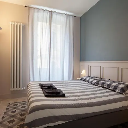 C222 - Stylish Old Town 4 People Air Conditioning - 5' Station To Cinque Terre Апартаменты