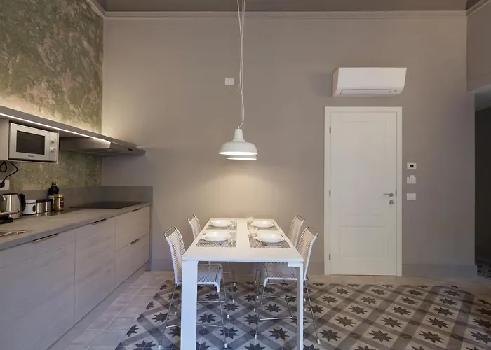 Lejlighed Casa222 - Stylish Old Town - 5' Station To Cinque Terre La Spezia